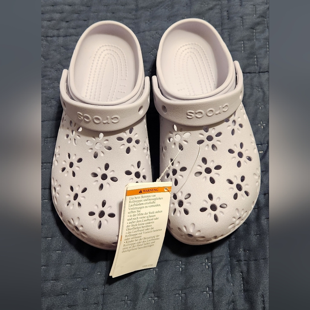 Crocs With Box - Picture 3 of 3